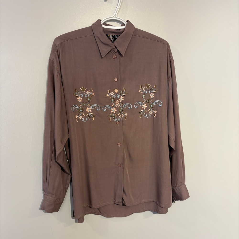 Vintage Above The Crowd Blouse embroidered floral details mauve 100% Rayon